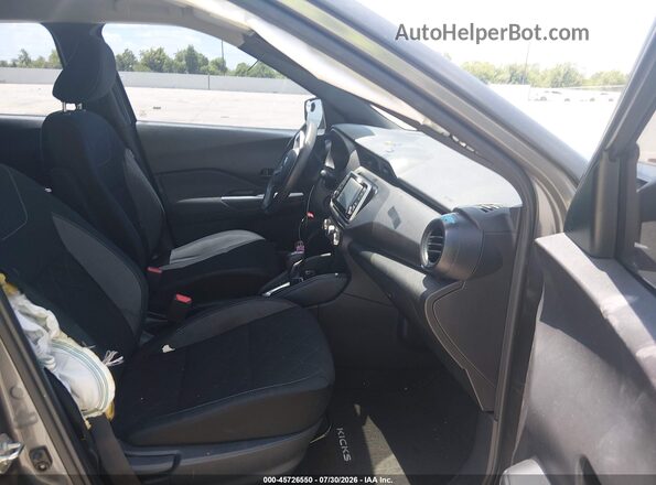 3N1CP5CUXKL524866 2019 NISSAN KICKS Gray Вид салону спереду