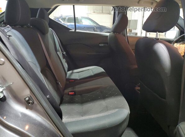 3N1CP5CUXKL532661 2019 NISSAN KICKS Gray Rear seats view