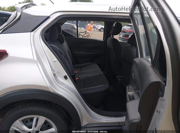 3N1CP5CUXKL536340 2019 NISSAN KICKS Silver VIN sticker view