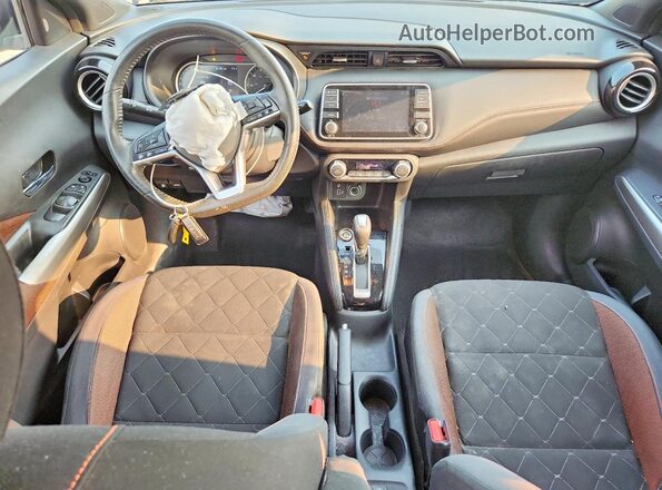3N1CP5CUXKL561237 2019 NISSAN KICKS Синий Вид панели приборов