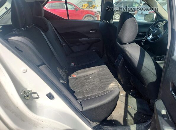 3N1CP5CV1RL532146 2024 NISSAN KICKS White Rear seats view