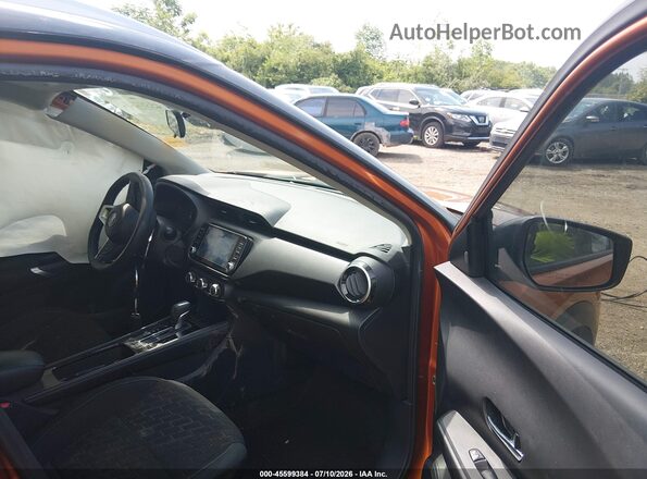 3N1CP5CV2PL513392 2023 NISSAN KICKS Оранжевый Вид салона спереди