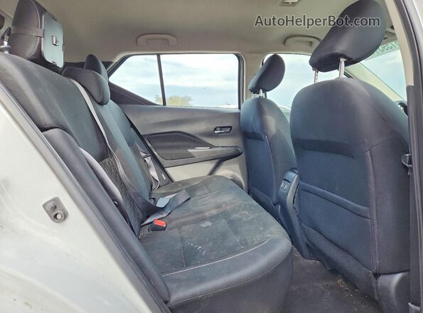 3N1CP5CV3PL512901 2023 NISSAN KICKS White Rear seats view