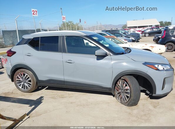 3N1CP5CV3PL554758 2023 NISSAN KICKS Серый Вид задней части салона