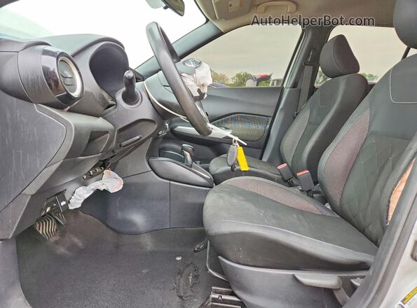 3N1CP5CV4LL507488 2020 NISSAN KICKS Silver Widok wnętrza z przodu