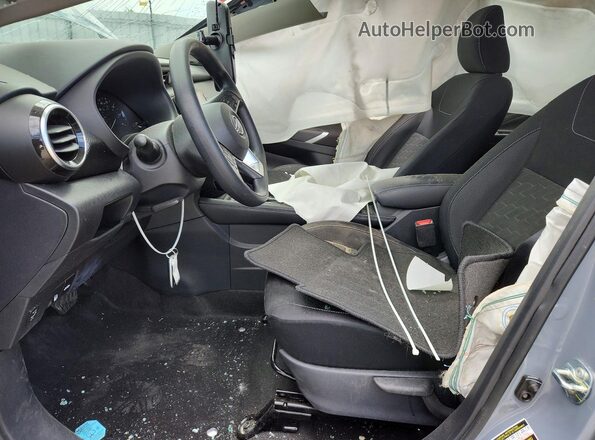 3N1CP5CV4RL485923 2024 NISSAN KICKS Gray Front interior view