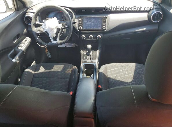 3N1CP5CV4RL491169 2024 NISSAN KICKS Белый Вид панели приборов