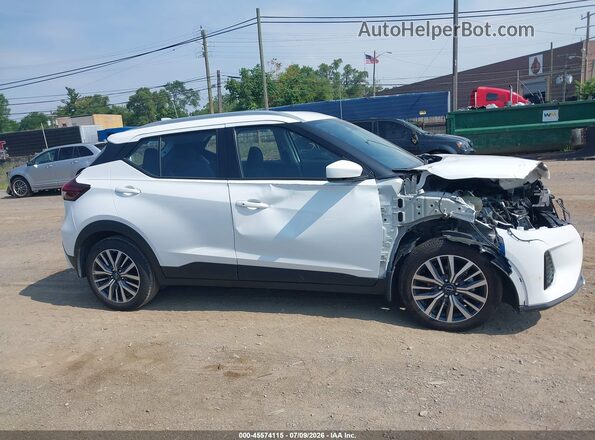 3N1CP5CV5RL492511 2024 NISSAN KICKS White Вид задньої частини салону