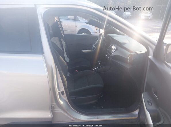 3N1CP5CV6LL479130 2020 NISSAN KICKS Silver Widok wnętrza z przodu