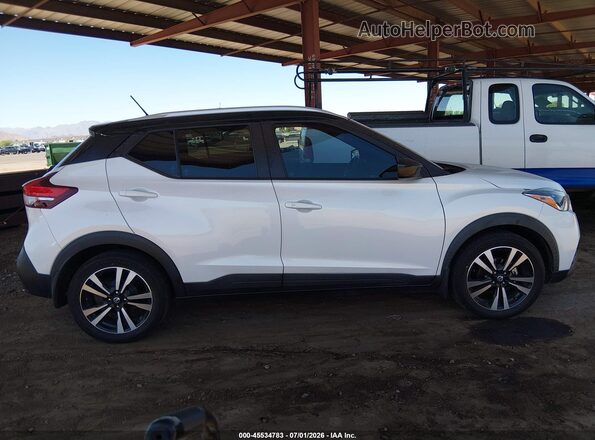 3N1CP5CV7LL576868 2020 NISSAN KICKS White Widok wnętrza z tyłu