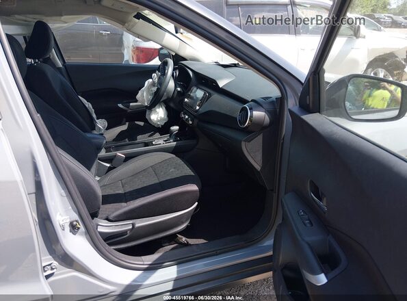 3N1CP5CV7PL520211 2023 NISSAN KICKS Gray Widok wnętrza z przodu