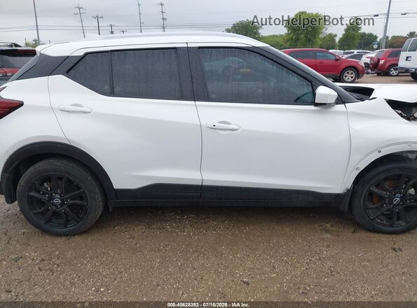 3N1CP5CV8PL564363 2023 NISSAN KICKS White Вид задньої частини салону