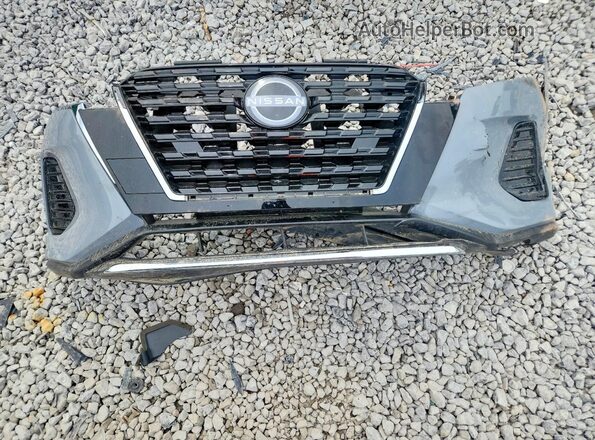 3N1CP5CV8RL492518 2024 NISSAN KICKS Gray Widok komory silnika