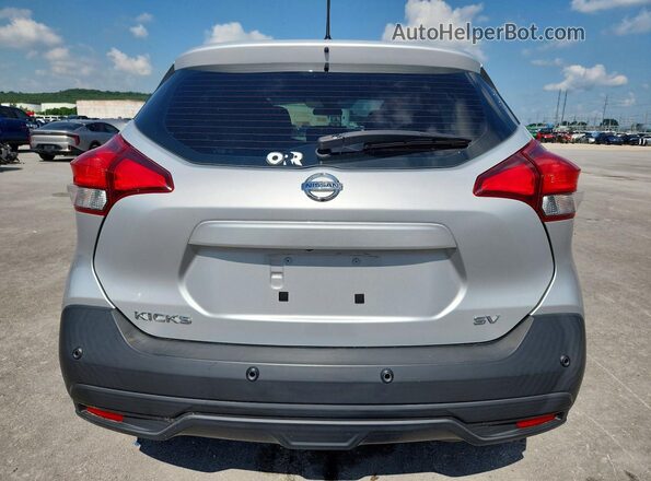 3N1CP5CV9LL549266 2020 NISSAN KICKS Silver Rear view
