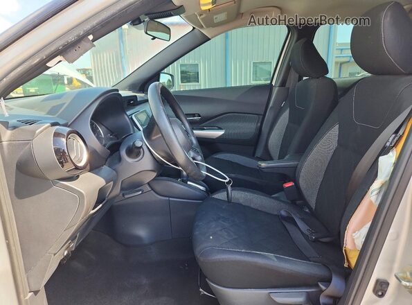 3N1CP5CV9LL549266 2020 NISSAN KICKS Silver Front interior view