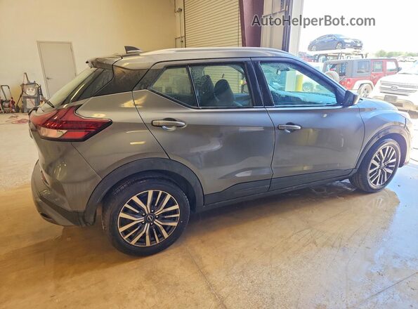 3N1CP5CV9NL488634 2022 NISSAN KICKS Серый Задняя правая четверть