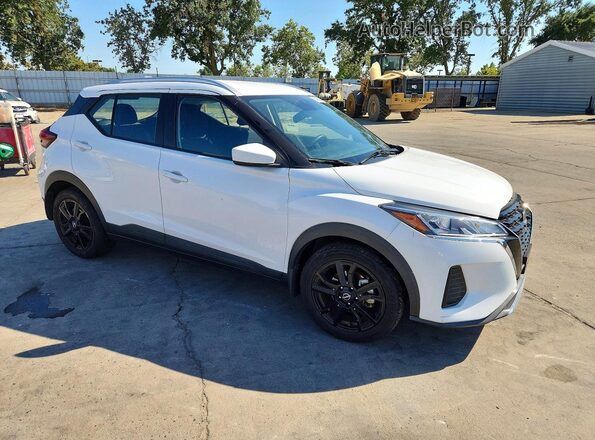 3N1CP5CV9NL516464 2022 NISSAN KICKS White Front right