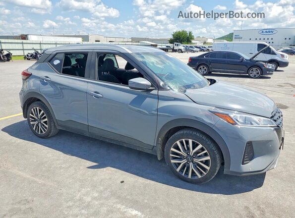 3N1CP5CVXNL499884 2022 NISSAN KICKS Серебряный Передняя правая четверть