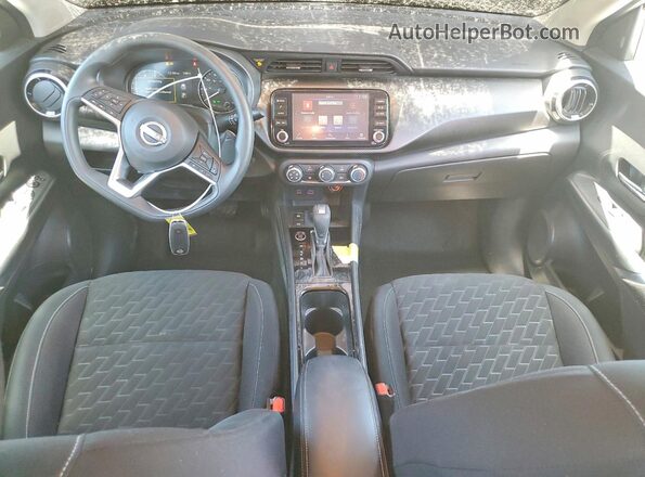3N1CP5CVXPL517318 2023 NISSAN KICKS Белый Вид панели приборов