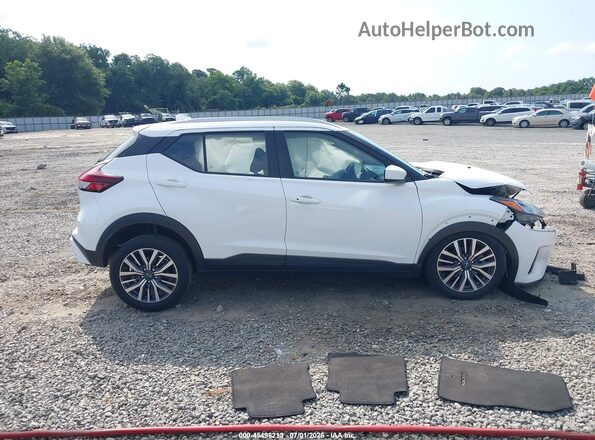 3N1CP5CVXRL480967 2024 NISSAN KICKS White Вид задньої частини салону