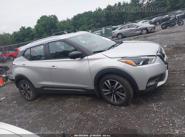 3N1CP5DV0LL524108 2020 NISSAN KICKS Silver Սալոնի հետևի տեսք