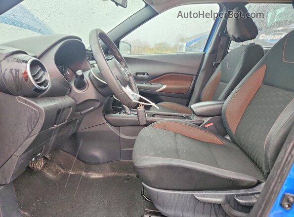 3N1CP5DV0PL542971 2023 NISSAN KICKS Синий Вид салона спереди