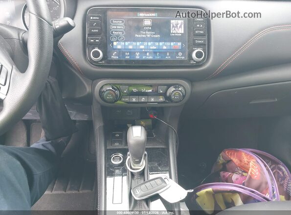 3N1CP5DV0RL492933 2024 NISSAN KICKS Red Առջևի վահանակի տեսք