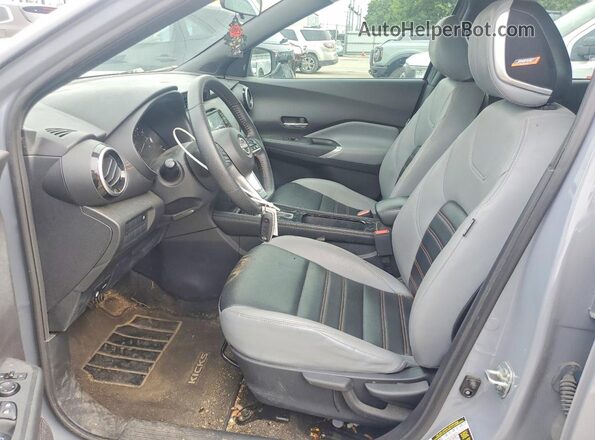 3N1CP5DV2PL485818 2023 NISSAN KICKS Gray წინა სალონის ხედი