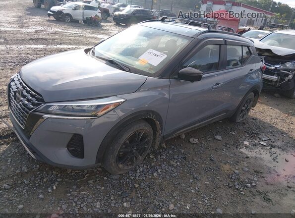 3N1CP5DV2PL486855 2023 NISSAN KICKS Серый Передняя левая четверть