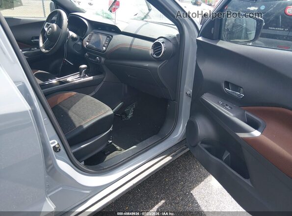 3N1CP5DV3RL486401 2024 NISSAN KICKS Gray Widok wnętrza z przodu