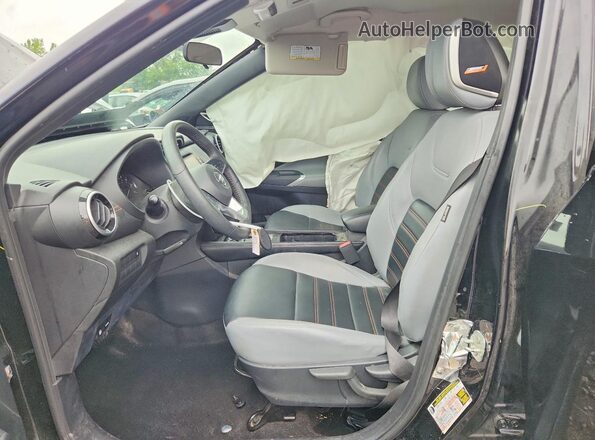 3N1CP5DV4ML562734 2021 NISSAN KICKS Black წინა სალონის ხედი