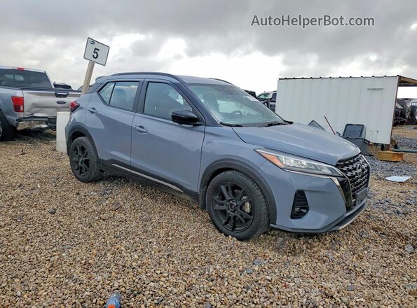 3N1CP5DV4PL488056 2023 NISSAN KICKS Серый Передняя правая четверть