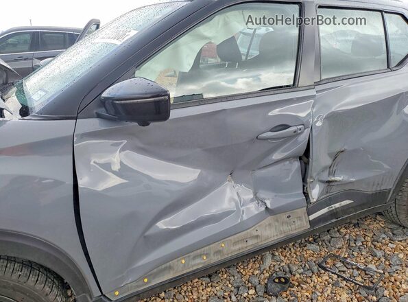 3N1CP5DV4PL488056 2023 NISSAN KICKS Серый Вид салона спереди