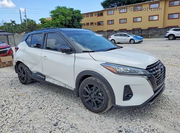 3N1CP5DV5PL528791 2023 NISSAN KICKS Белый Передняя правая четверть