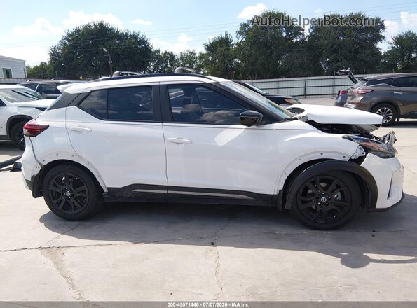 3N1CP5DV6ML506925 2021 NISSAN KICKS White Vista interior trasera