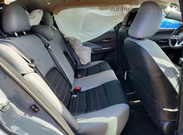3N1CP5DV6RL473688 2024 NISSAN KICKS Silver Vista de los asientos traseros