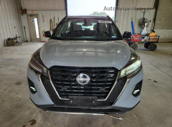 3N1CP5DV6RL515695 2024 NISSAN KICKS Gray VIN կոդի պիտակի տեսք