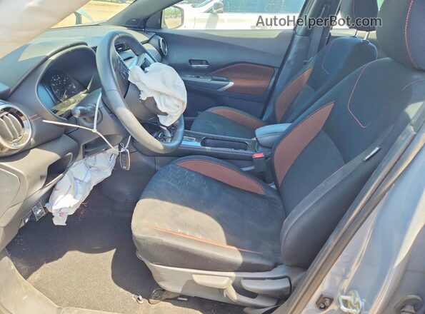 3N1CP5DV6RL538359 2024 NISSAN KICKS Gray წინა სალონის ხედი