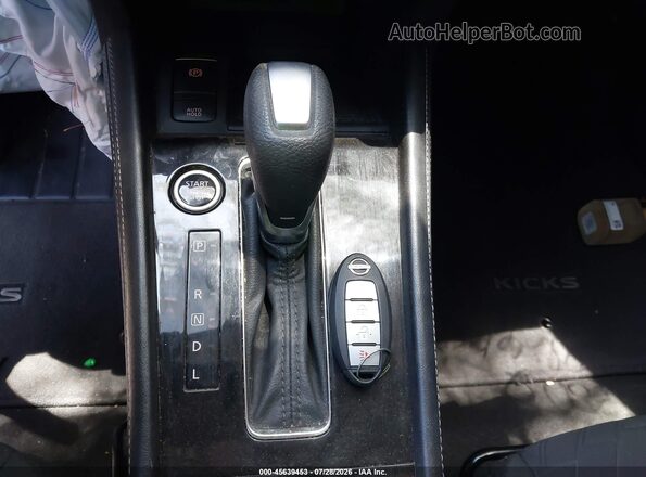 3N1CP5DV7NL514758 2022 NISSAN KICKS Silver წინა პანელის ხედი