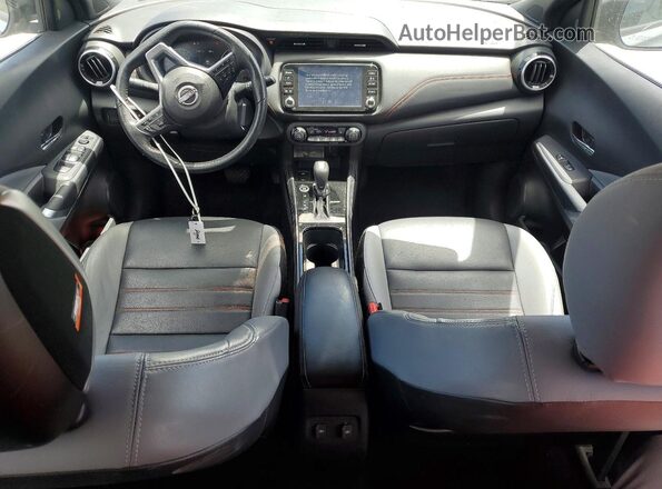 3N1CP5DV7PL500362 2023 NISSAN KICKS Silver Vista del salpicadero
