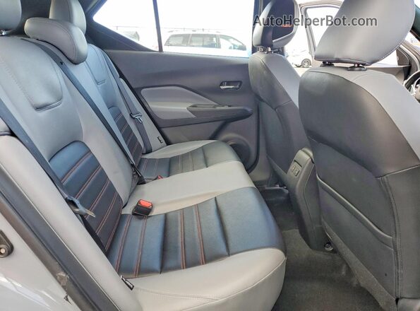 3N1CP5DV7PL500362 2023 NISSAN KICKS Silver Vista de los asientos traseros