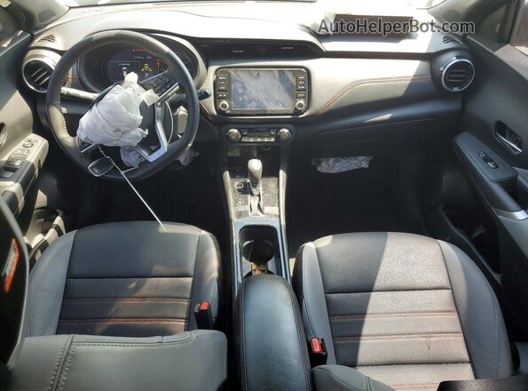 3N1CP5DV7RL503233 2024 NISSAN KICKS Gray Widok deski rozdzielczej