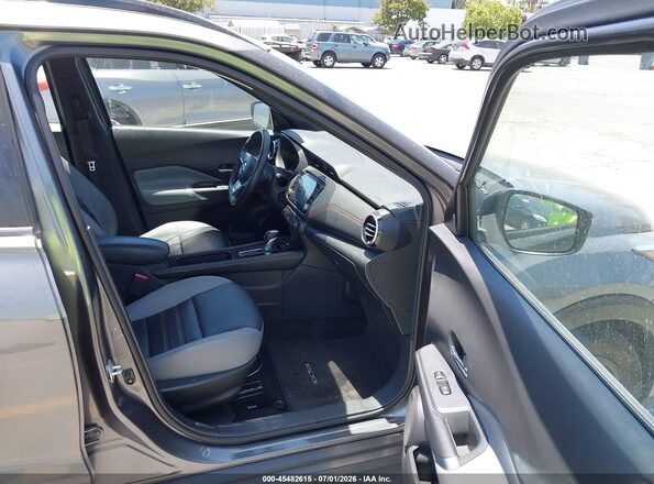 3N1CP5DV8ML507980 2021 NISSAN KICKS Gray Սալոնի դիմացի տեսք