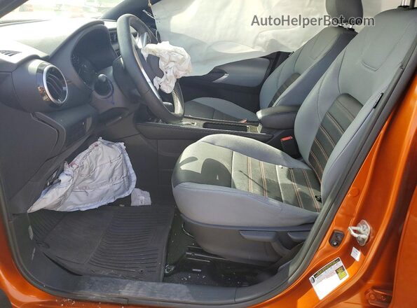3N1CP5DV8PL570128 2023 NISSAN KICKS Orange Вид салону спереду