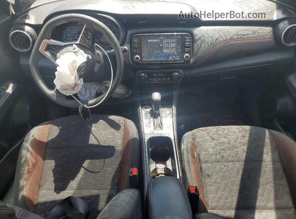 3N1CP5DV8RL529646 2024 NISSAN KICKS Gray Widok deski rozdzielczej