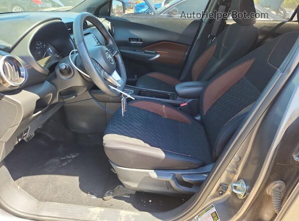 3N1CP5DV9ML520740 2021 NISSAN KICKS Gray წინა სალონის ხედი