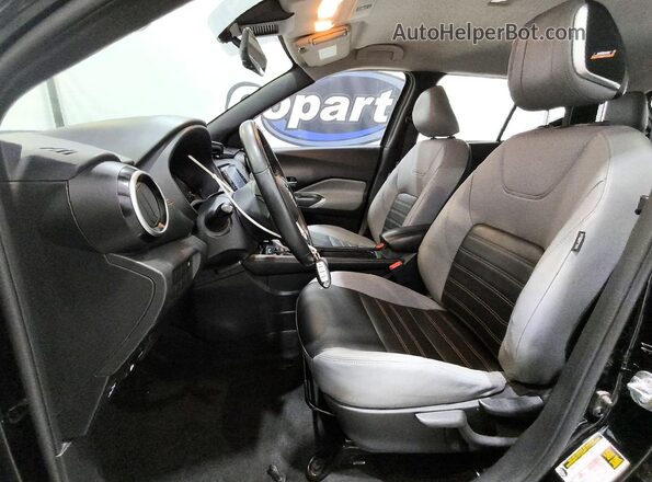 3N1CP5DVXPL498266 2023 NISSAN KICKS Black Front interior view