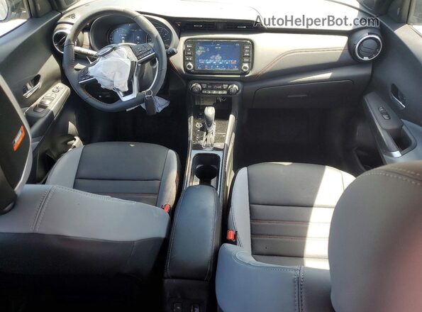 3N1CP5DVXRL564611 2024 NISSAN KICKS Gray Vista del salpicadero