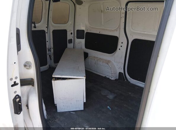 3N6CM0KN3JK696323 2018 NISSAN NV200 White VIN կոդի պիտակի տեսք