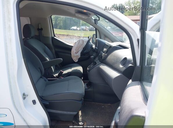 3N6CM0KN7GK694597 2016 NISSAN NV200 White Front interior view